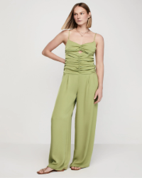 Macacão com Alças Finas e Cut Out - Verde