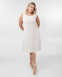 Achadinho do dia 20/11 Vestido midi plus size em viscolinho branco | AK Plus